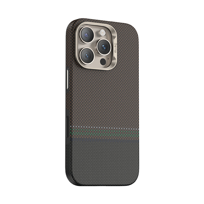 Apple iPhone 16 Pro Max Kılıf M-safe Şarj Özellikli Karbon Fiber Tasarımlı Benks Prestige ArmorPro Kevlar Kapak Gold