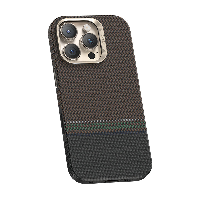 Apple iPhone 16 Pro Max Kılıf M-safe Şarj Özellikli Karbon Fiber Tasarımlı Benks Prestige ArmorPro Kevlar Kapak Gold