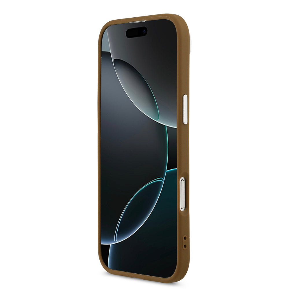 Apple iPhone 17 Air Kılıf Guess Orjinal Lisanslı M-safe Şarj Özellikli PU Deri Metal Kamera Çerçeveli Üçgen Logolu Kapak Kahverengi