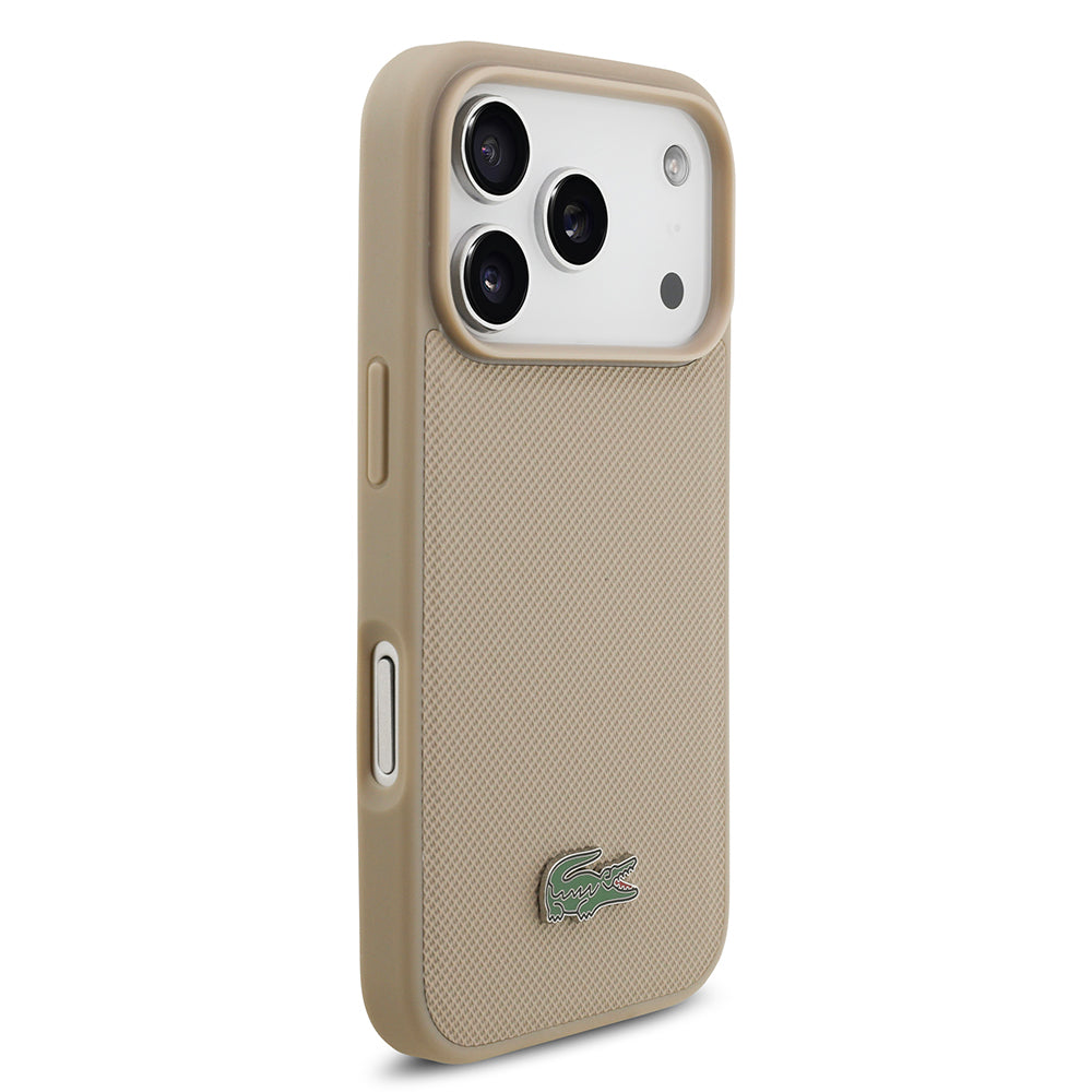 Apple iPhone 17 Pro Kılıf Lacoste Orjinal Lisanslı M-safe Şarj Özellikli PU Pike Desenli Metal Logolu Kartlıklı Kapak Bej
