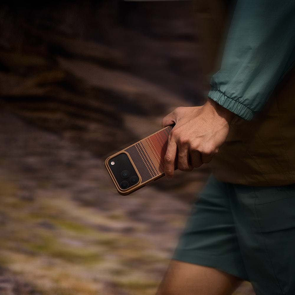 Apple iPhone 17 Pro Max Kılıf M-safe Şarj Özellikli Pitaka Tactile Woven Sunset-Moonrise Aramid Pro Guard Serisi Kapak Kahverengi