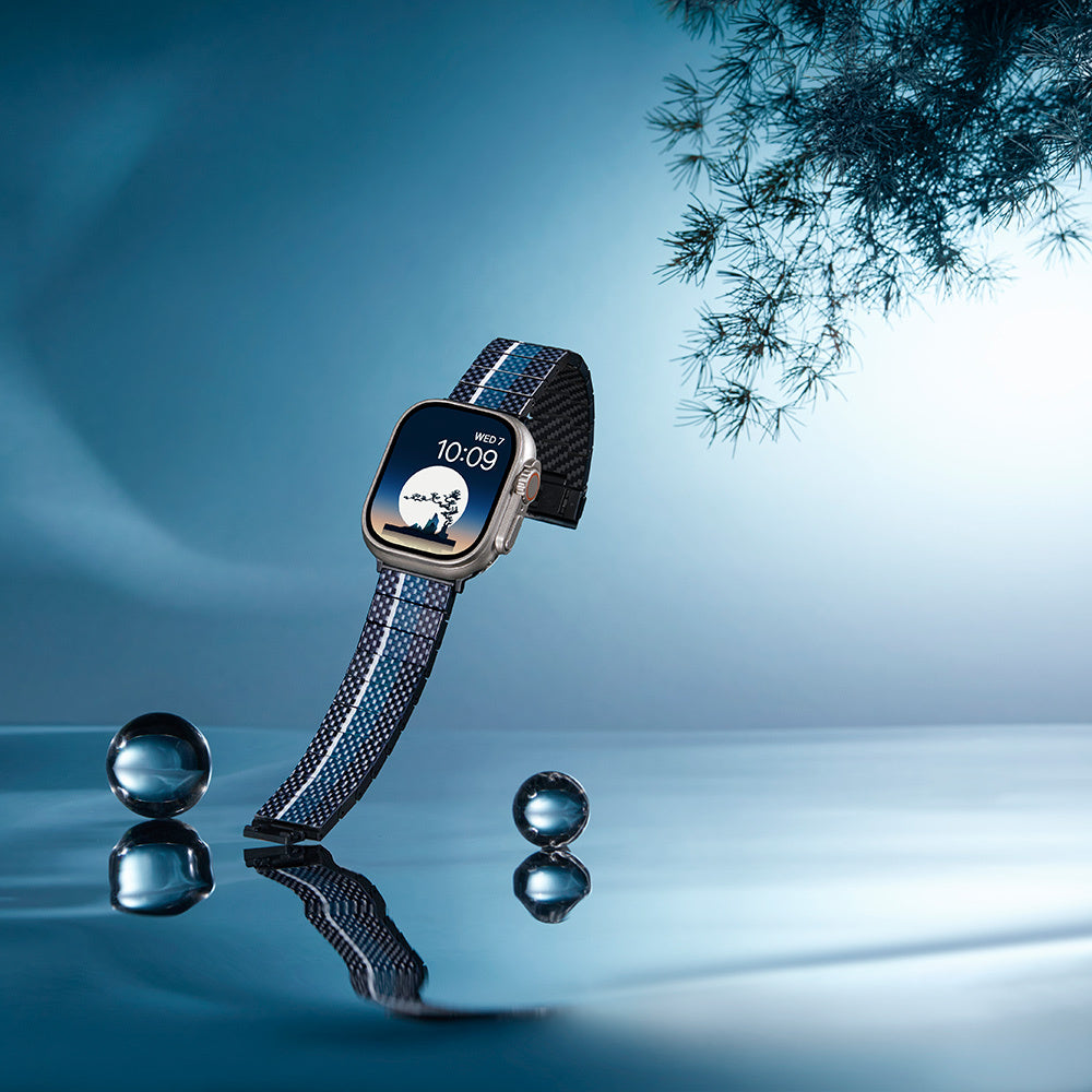 Apple Watch Serisi Uyumlu Aramid Fiber ve Karbon Fiber Pitaka Poetry of Things ChromaCarbon Serisi Moon Universal Kordon Siyah