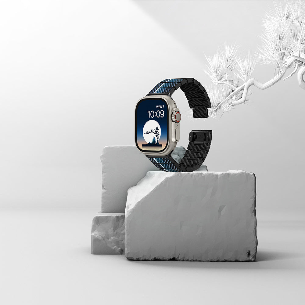 Apple Watch Serisi Uyumlu Aramid Fiber ve Karbon Fiber Pitaka Poetry of Things ChromaCarbon Serisi Moon Universal Kordon Siyah