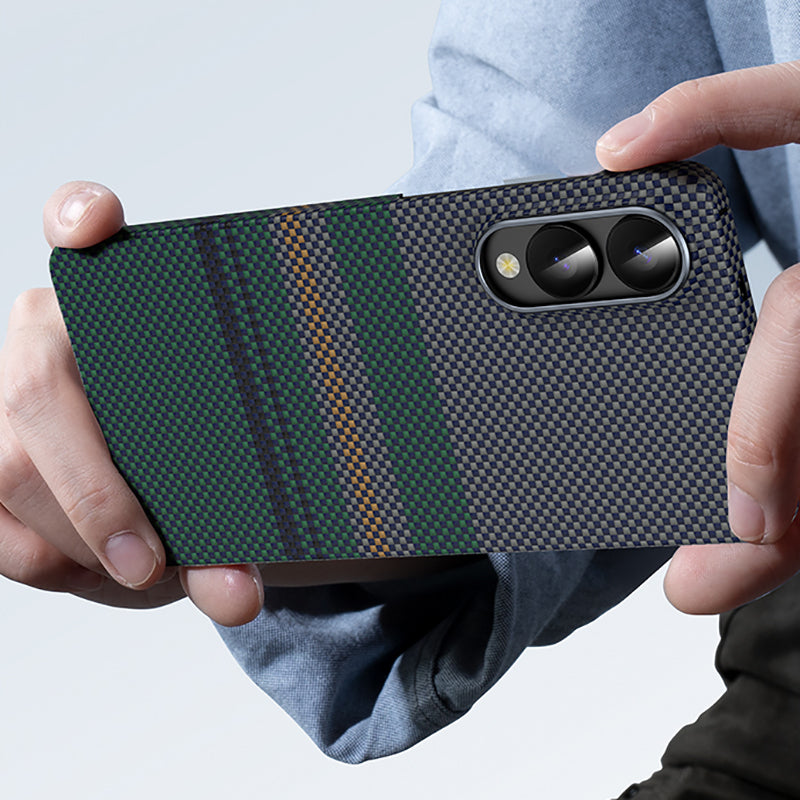 Galaxy S25 Edge Kılıf M-safe Şarj Özellikli Karbon Fiber Tasarımlı Benks Aurora ArmorAir Kevlar Kapak Yeşil