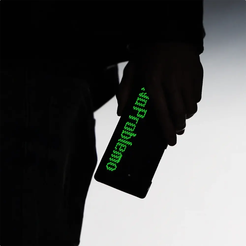 Galaxy S25 Ultra Kılıf  M-safe Şarj Özellikli Lumintex Teknolojili Fosforlu Aramid Fiber Pitaka Tactile Woven Aries Serisi Kapak Siyah-Yeşil