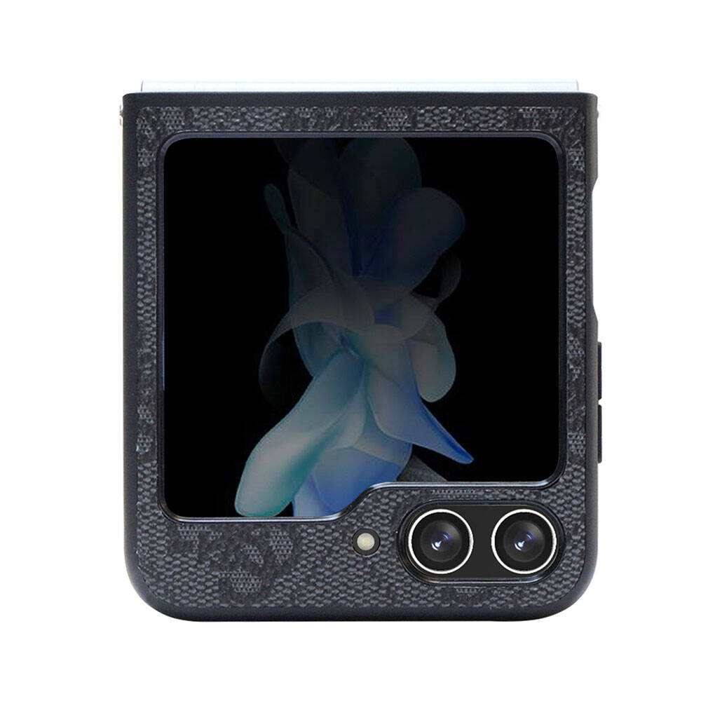 Galaxy Z Flip 5 Kılıf Guess Orjinal Lisanslı PU Deri Taşlı Üçgen Logo 4G Desenli Strass Kapak Kahverengi