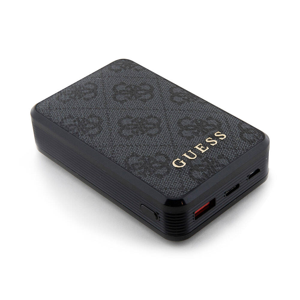 Guess Orjinal Lisanslı Dijital Led Göstergeli PU Deri 4G Desenli Metal Yazı Logolu Powerbank 10000mAh 18W Kahverengi