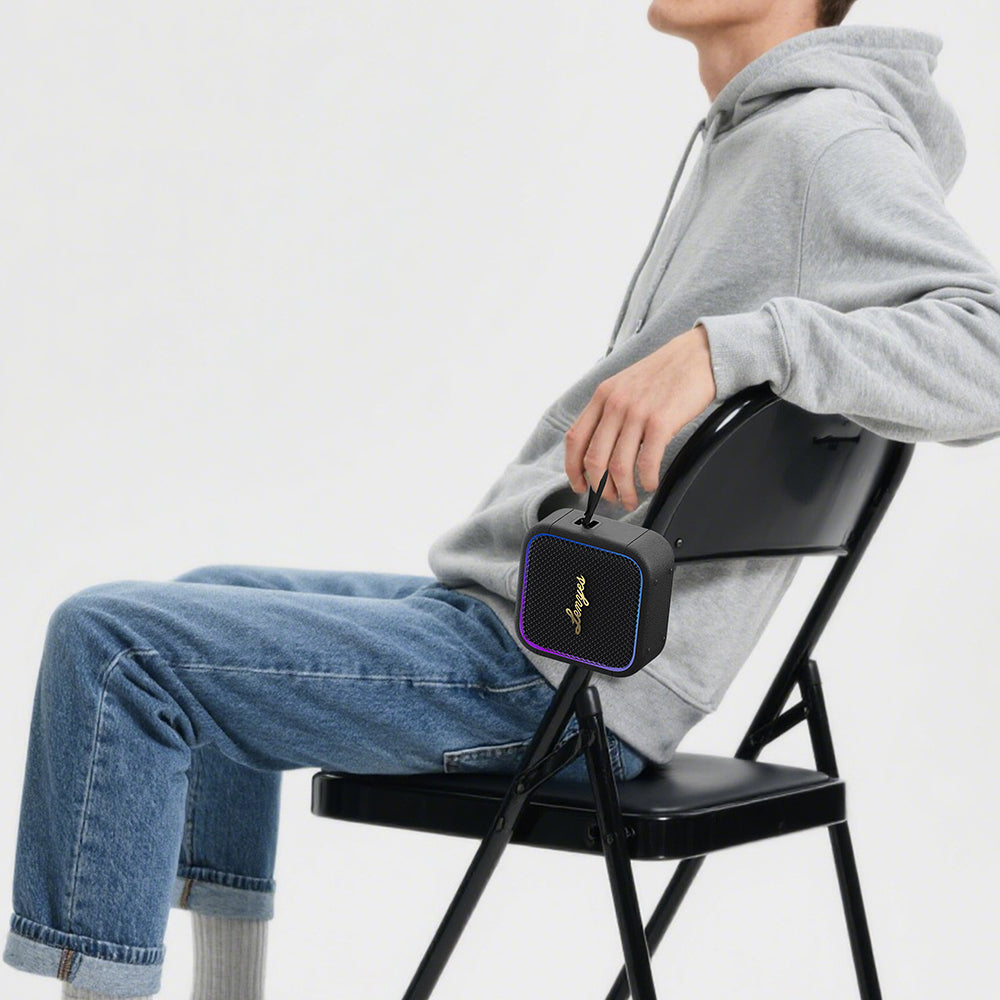 Lenyes S890 Su Geçirmez Özellikli RGB Işıklı Askılı Mini OTG-TWS Bluetooth Hoparlör v5.3 Siyah