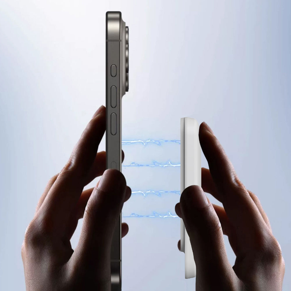 Wiwu Wi-P037 Qi Şarj Teknolojili LED Işık Göstergeli Magsafe Kablosuz Powerbank 5000mAh 15W Beyaz